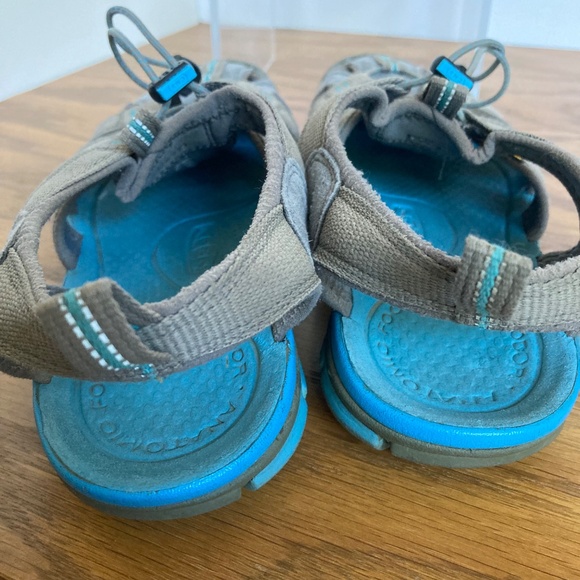 Keen Women's Newport Sandal / Hiking and Water Shoe, Size 9.5 - Picture 3 of 13